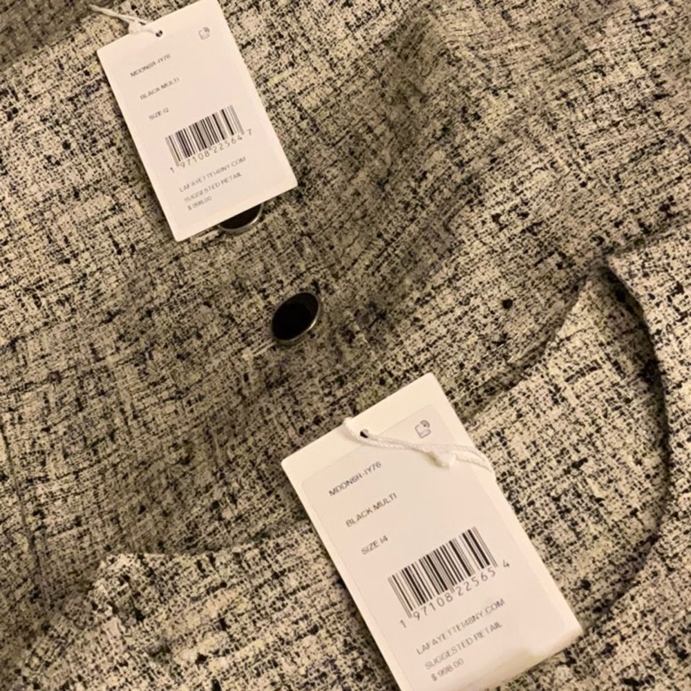 LAFAYETTE 148 NEW YORK
SLEEVELESS BUTTON FR
COLOR: Black Mult
SIZE: 12 & 14 - Picture 11 of 16